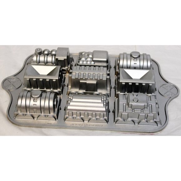 NEW Nordic Ware Train Cake Pan 3D 5 cup Mini Bundt Non Stick #59037 - Picture 5 of 8